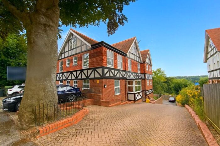 1 Bedroom Apartment To Rent In - Priory Road, HP13