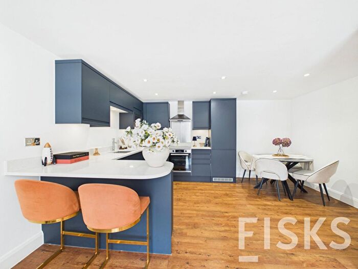 2 Bedroom Flat For Sale In London Road, Benfleet, SS7