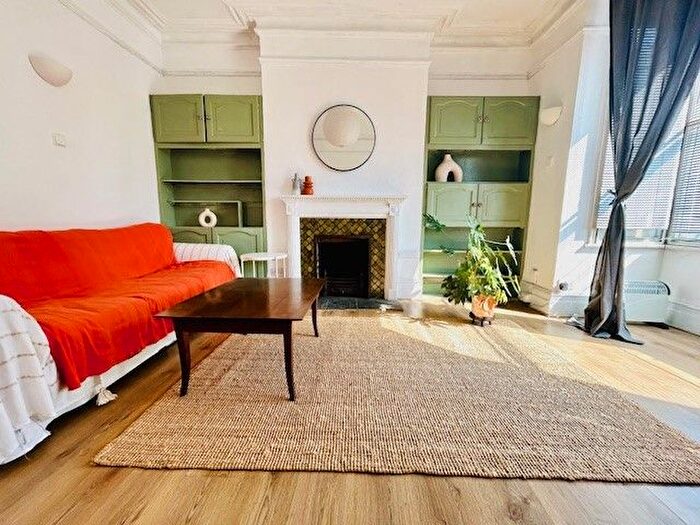 5 Bedroom Property To Rent In Chigwell Road, London, E18