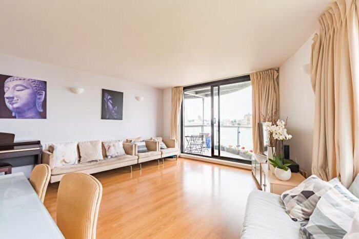 2 Bedroom Flat For Sale In Ocean Wharf, Westferry Road, London, E14
