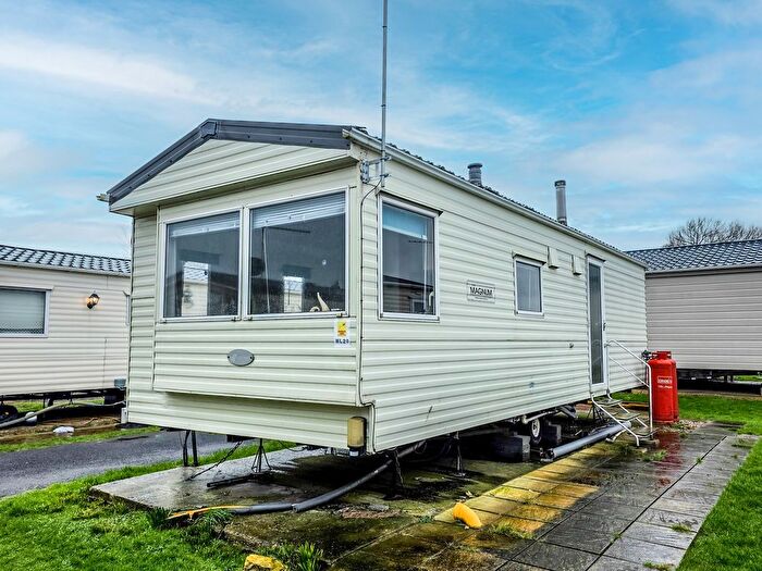 2 Bedroom Mobile/park Home For Sale In Pett Level Road, Winchelsea, TN36