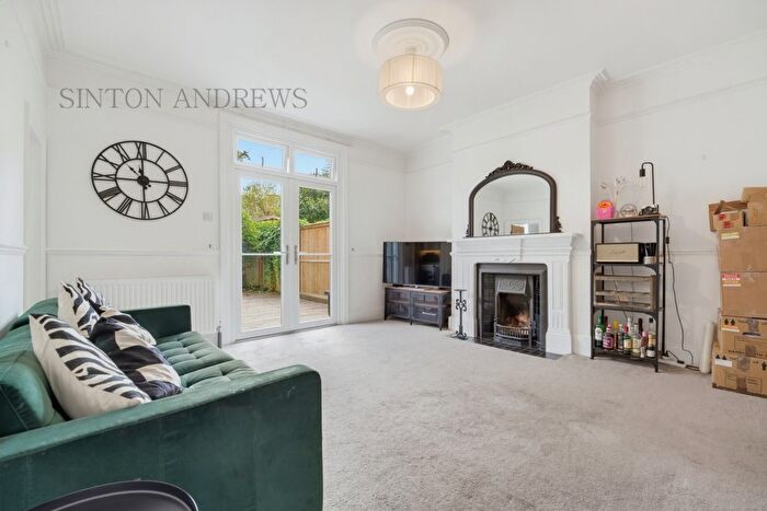 2 Bedroom Flat To Rent In Lammas Park Road, Ealing, W5