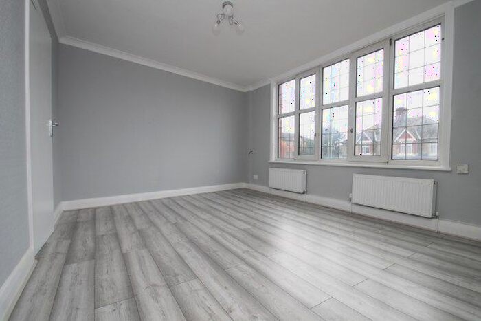 2 Bedroom Flat To Rent In Croydon Road, Beckenham, BR3