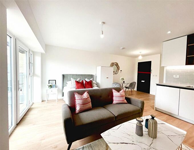 Apartment To Rent In Fairbank House, Beaufort Park, Colindale, NW9