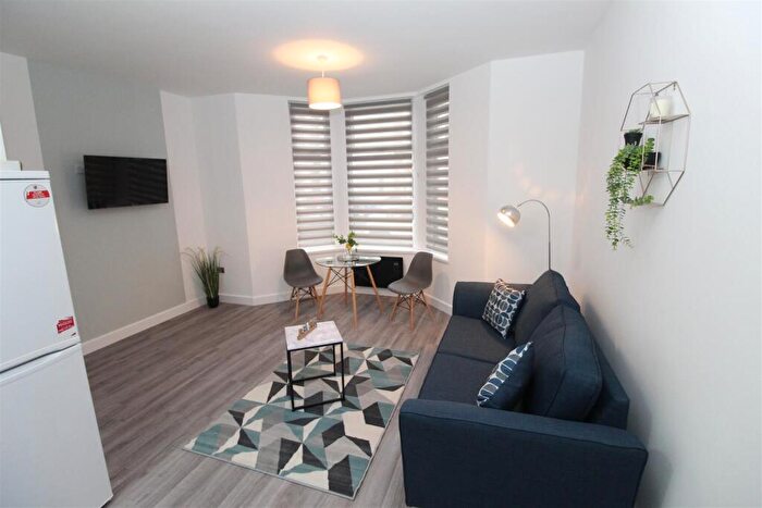 1 Bedroom Flat To Rent In Princes Street, Penylan, Cardiff, CF24