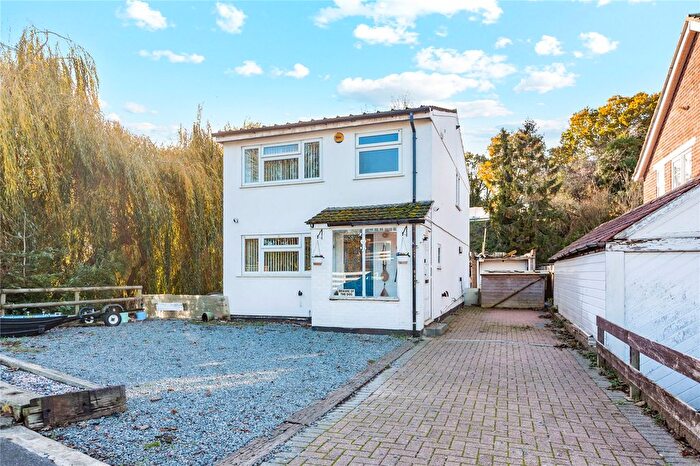 3 Bedroom Detached House For Sale In Berkeley Drive, Hornchurch, RM11