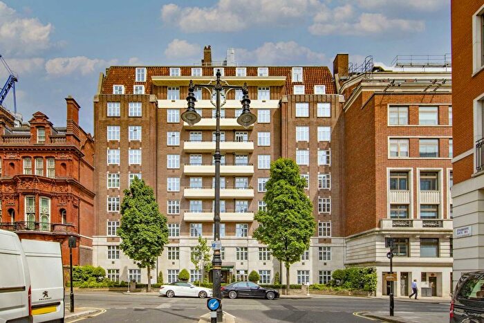 2 Bedroom Flat To Rent In South Audley Street, Mayfair, W1K