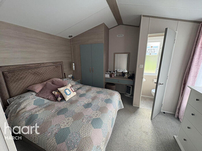 2 Bedroom Park Home For Sale In Bedford Bank, Welney, PE14