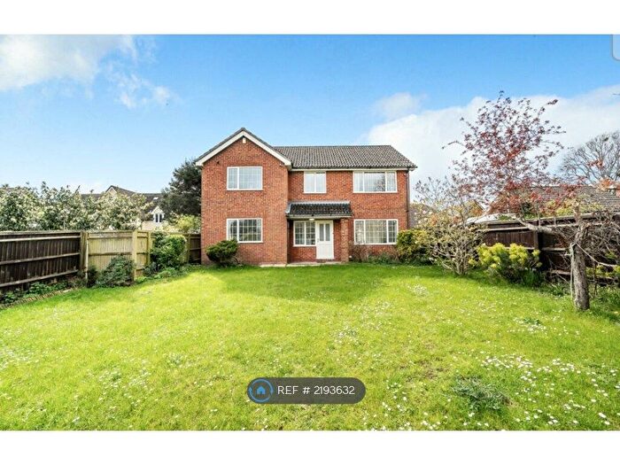 4 Bedroom Detached House To Rent In Lowfield Road, Reading, RG4