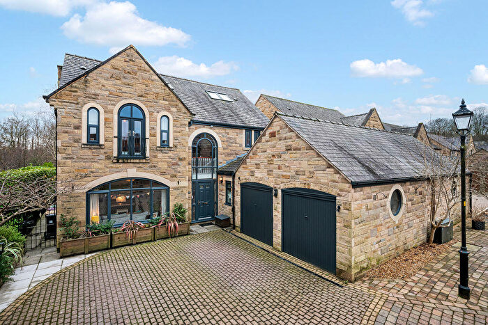 6 Bedroom Detached House For Sale In Hardcastle Gardens, Bradshaw, BL2