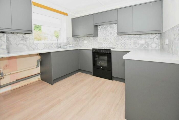 1 Bedroom Flat To Rent In Holymoor Road, Holymoorside, Chesterfield, S42