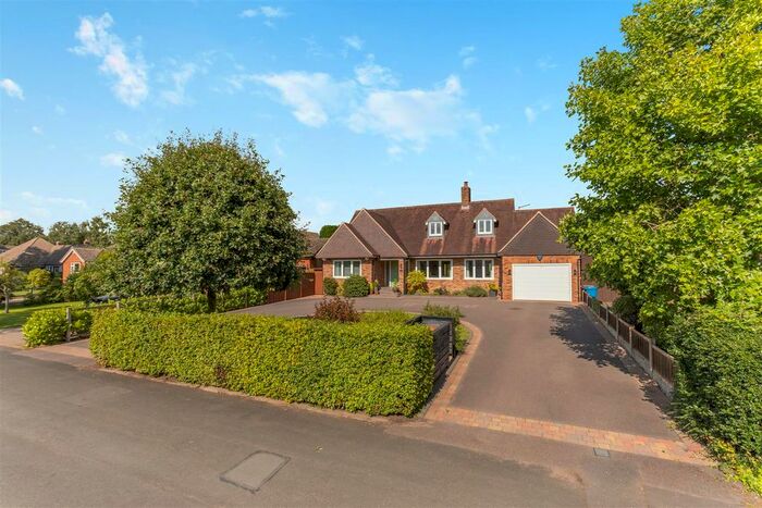 4 Bedroom Detached House For Sale In Court Drive, Lichfield, WS14