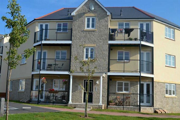 2 Bedroom Flat To Rent In Watkins Way, Bideford, EX39