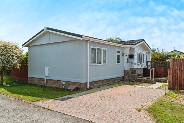 2 Bedroom Park Home For Sale In Cambridge Road, Stretham, Ely, CB6