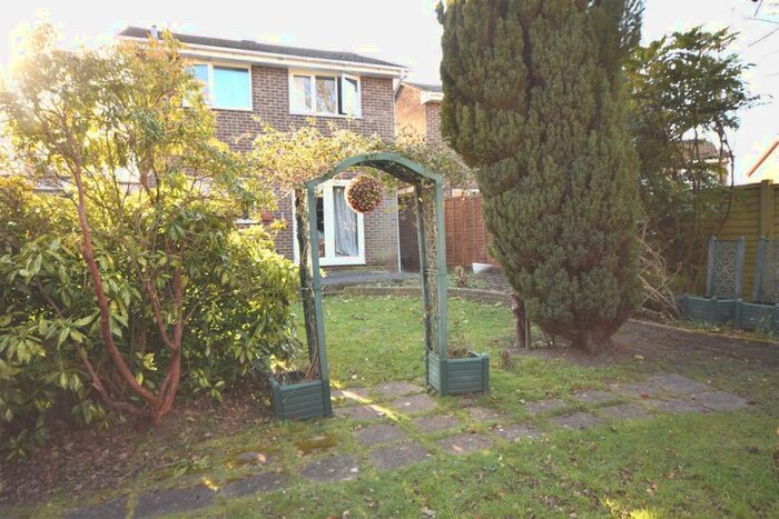 3 Bedroom Detached House To Rent In Tavistock Road, Fleet, GU51