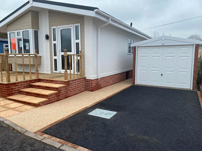 2 Bedroom Park Home For Sale In Newark, Nottinghamshire, NG22