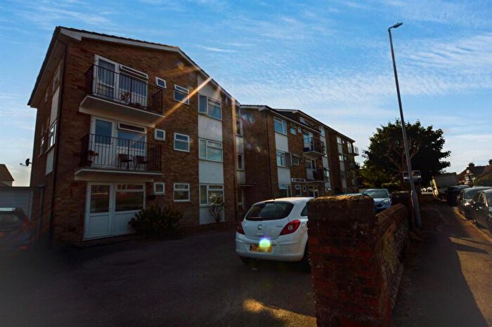 2 Bedroom Flat To Rent In St Helena Court, Mill Road, BN21