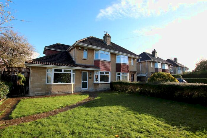 4 Bedroom Semi-Detached House To Rent In Wellsway, Bath, BA2