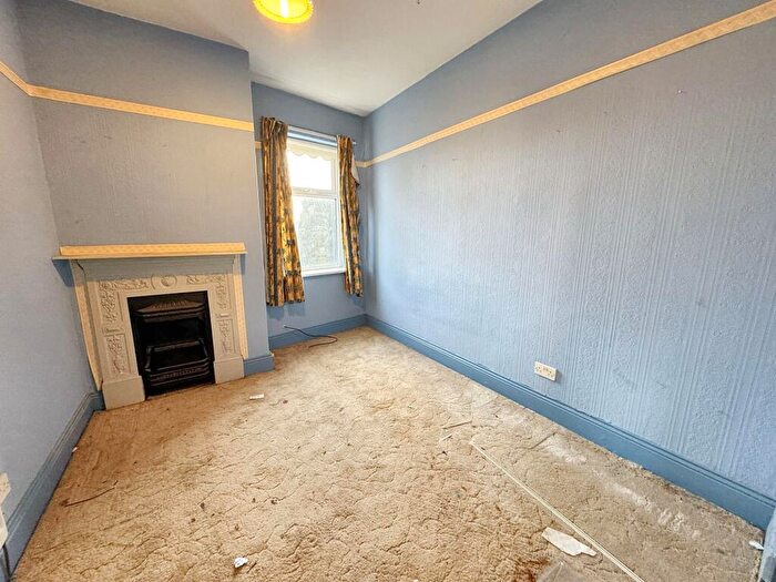 3 Bedroom Terraced House For Sale In Sunderland Road, Gilesgate, Durham, Durham, DH1