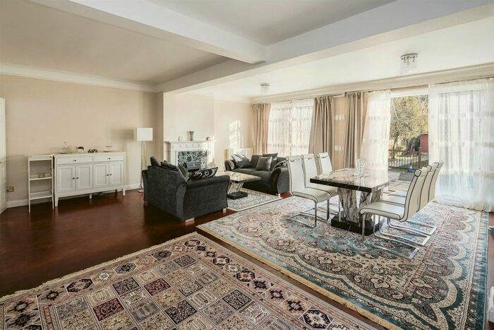 5 Bedroom Semi-Detached House To Rent In Corringway, Ealing, London, W5