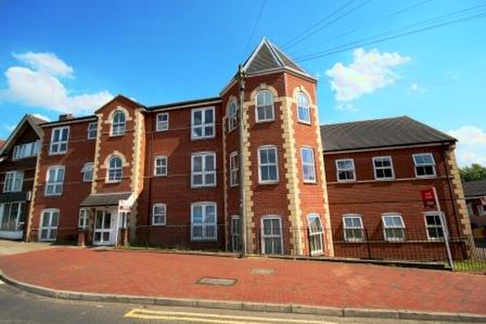 2 Bedroom Flat To Rent In Station Road, Desborough, NN14