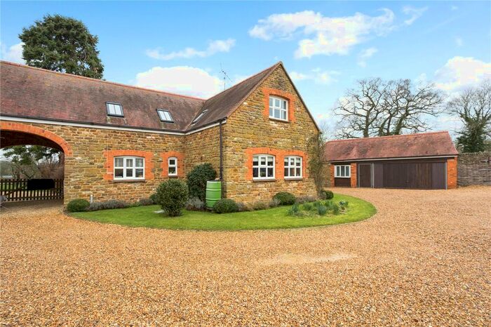 4 Bedroom Link Detached House For Sale In Holloway Hill, Lower Brailes, OX15