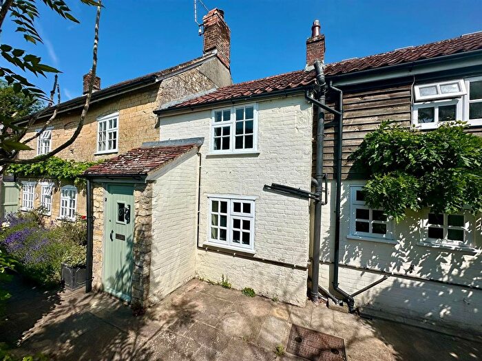 3 Bedroom Cottage To Rent In Burton Street, Marnhull, DT10