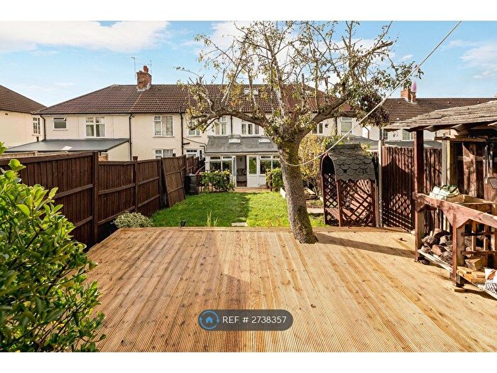 3 Bedroom Terraced House To Rent In Littlefield Road, Edgware, HA8