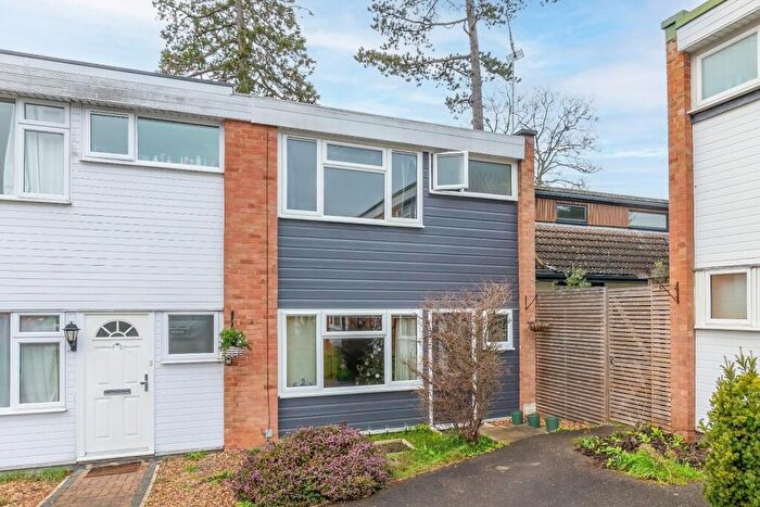 3 Bedroom End Of Terrace House For Sale In Chiltern Gardens, Leighton Buzzard, LU7