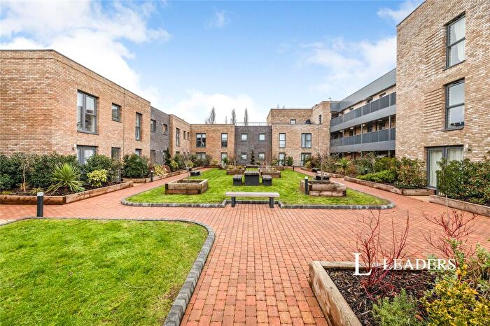 1 Bedroom Flat To Rent In Luctons Close, Loughton, Essex, IG10