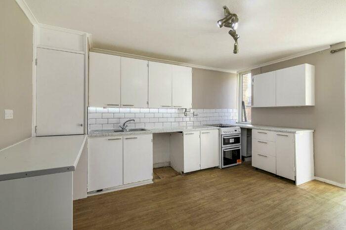 3 Bedroom Terraced House To Rent In Malthus Path, SE28