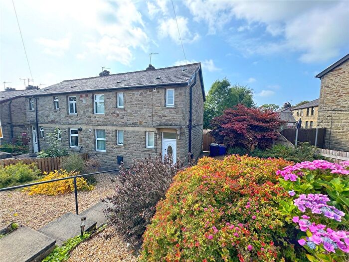 3 Bedroom Semi Detached House For Sale In Barnes Avenue, Rawtenstall, Rossendale, BB4