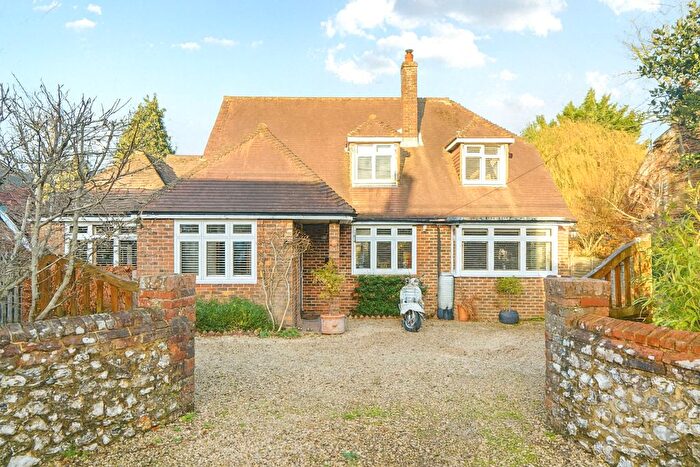 4 Bedroom Detached House For Sale In The Street, Upper Farringdon, Alton, Hampshire, GU34