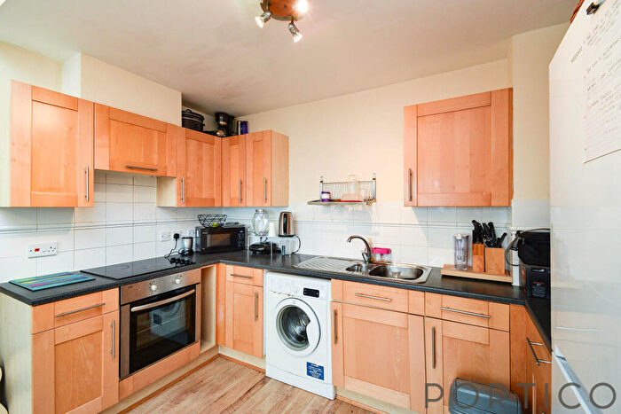1 Bedroom Flat To Rent In Lowestoft Mews, Royal Docks, E16