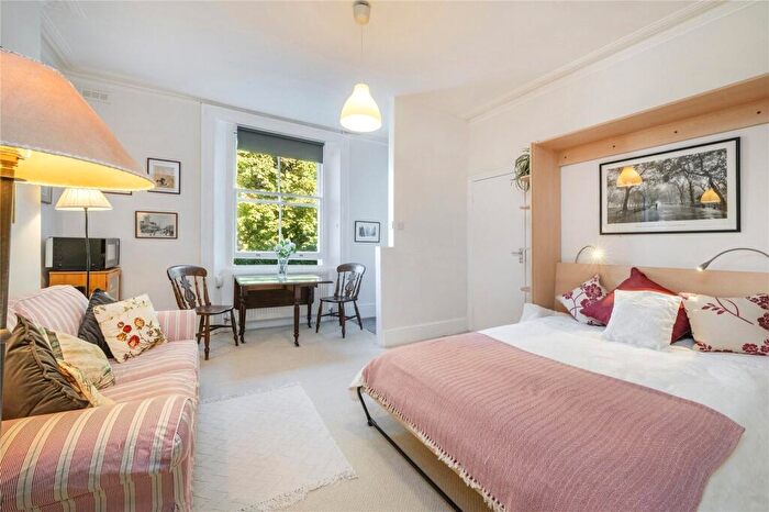 Flat To Rent In Oval Road, Camden, NW1