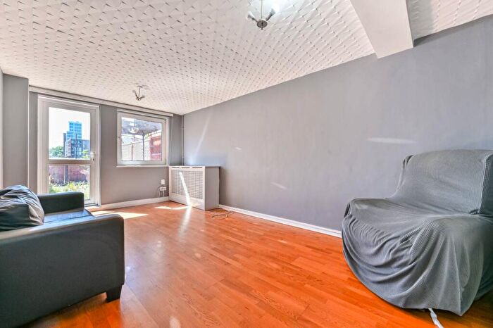 2 Bedroom Flat For Sale In Evering Road, Stoke Newington, London, N16