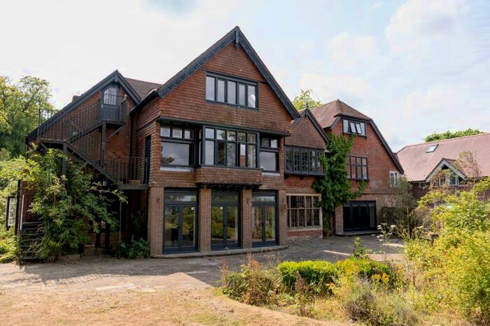 5 Bedroom Property To Rent In Plawhatch Lane, Sharpthorne, West Sussex, RH19