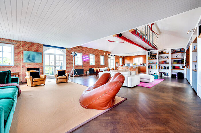 3 Bedroom Apartment To Rent In Old Library Apartments, Battersea, SW11