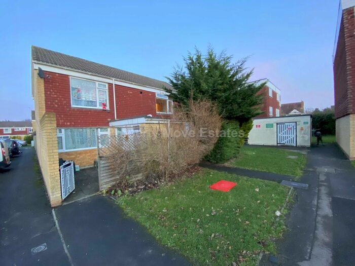 2 Bedroom Semi-Detached House To Rent In Langdale Gardens, Reading RG6
