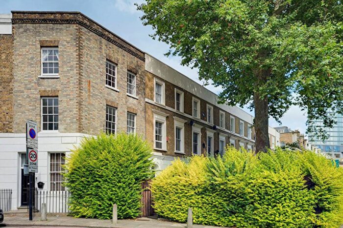 2 Bedroom Flat To Rent In City Road, Angel, London, EC1V