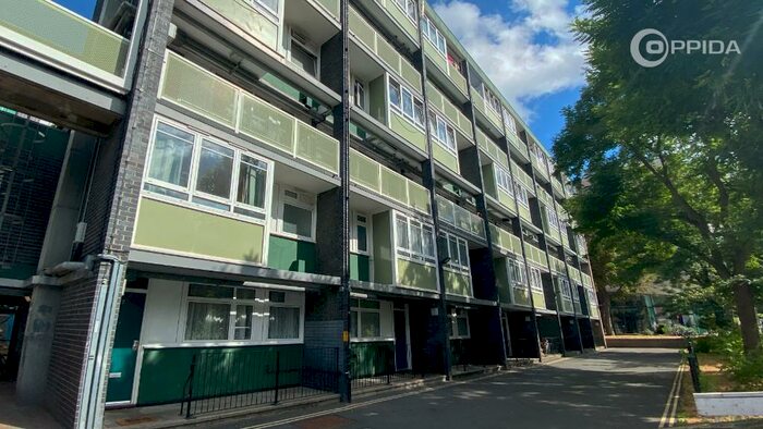3 Bedroom Ground Maisonette To Rent In Sceaux Gardens, London, SE5
