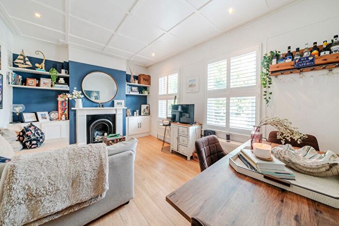 2 Bedroom Flat For Sale In Eardley Road, Streatham, London, SW16