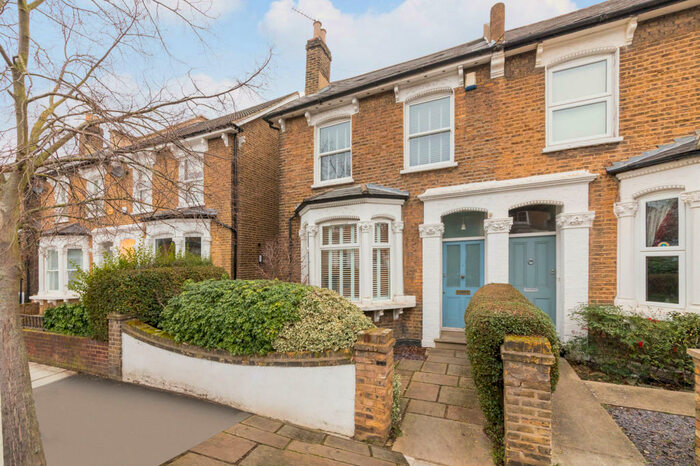 2 Bedroom Flat To Rent In Ondine Road, London, SE15