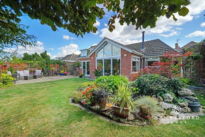 3 Bedroom Bungalow For Sale In Woodside Gardens, Sittingbourne, ME10