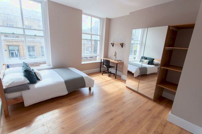4 Bedroom Flat To Rent In Hardman Street, L1