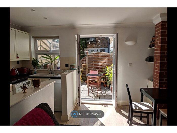 1 Bedroom Flat To Rent In Rear Of - Kirkdale, London, SE26