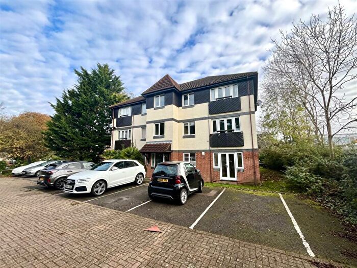 2 Bedroom Flat To Rent In Friends Avenue, Cheshunt, Waltham Cross, EN8