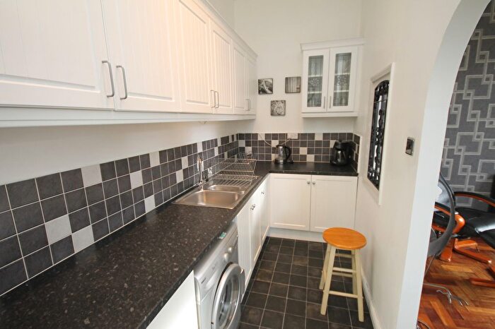 1 Bedroom Flat To Rent In Edge Lane, Grenoside, Sheffield, S6