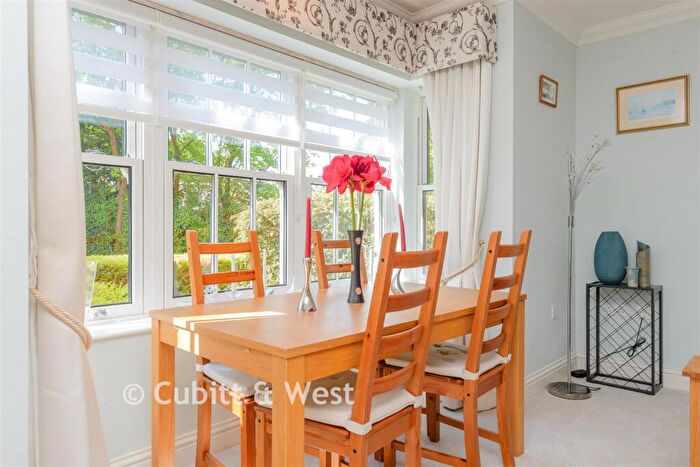 2 Bedroom Flat For Sale In Beech Road, Reigate, Surrey, RH2