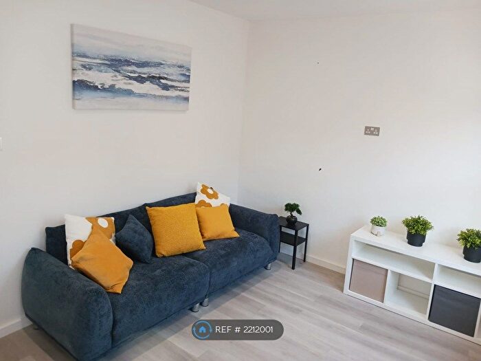 2 Bedroom Terraced House To Rent In Waldeck Street, Reading, RG1